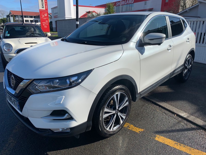 Réalisation d'un nettoyage intégral d'une Nissan X-Trail à Mérignac